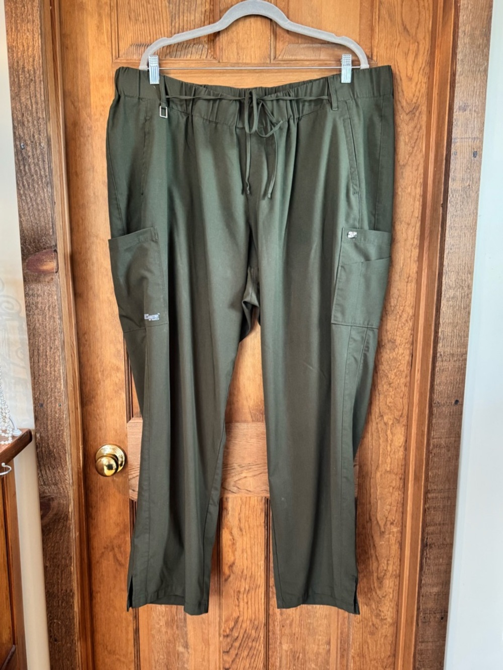Grey's Anatomy “Olivia” Women's Midrise Straight Leg Cargo Scrub Pant - 4X